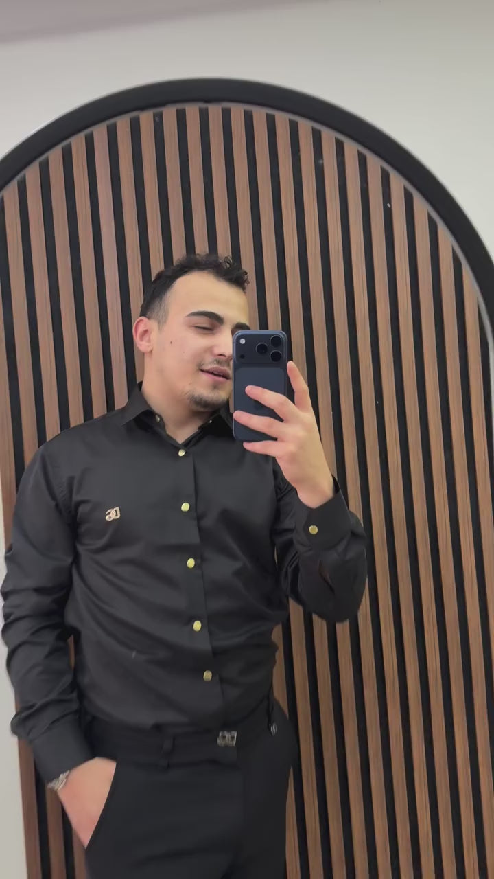 DG Siyah Gizli Düğmeli (GOLD) Saten Gömlek & Kumaş Pantalon